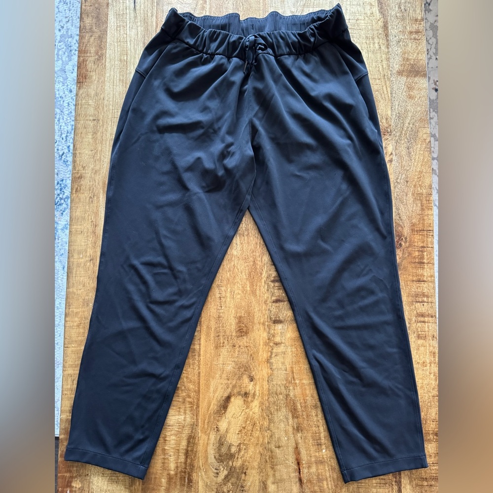 Women’s Lululemon Black Pants
